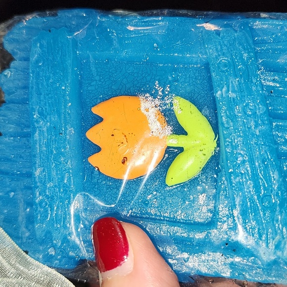 SET OF 2 -- NEW IN WRAPPING  CITRONELLA SCENTED PATIO ACCENTS CANDLES. - Picture 4 of 4